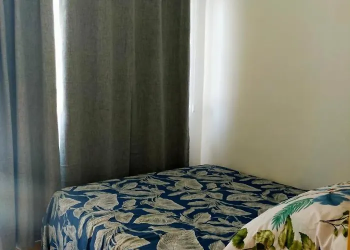 Cozy Topmost Floor One Bedroom With Mall View Aparthotel