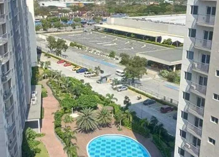 Cozy Topmost Floor One Bedroom With Mall View Aparthotel